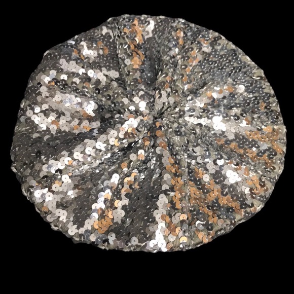 Silver sequins knit tam - Picture 4 of 5